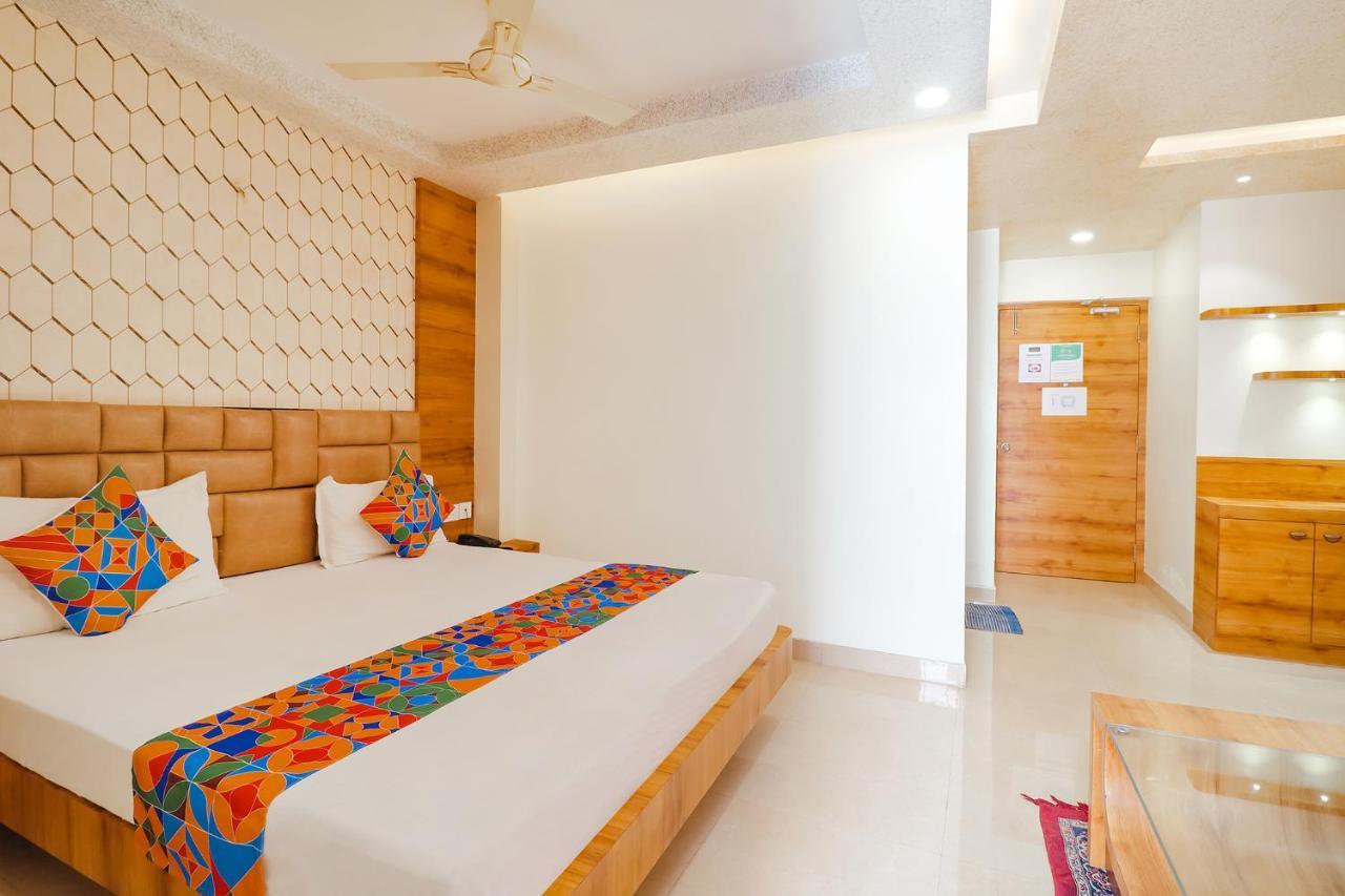 Fabhotel Holiday Grand Патна Екстериор снимка